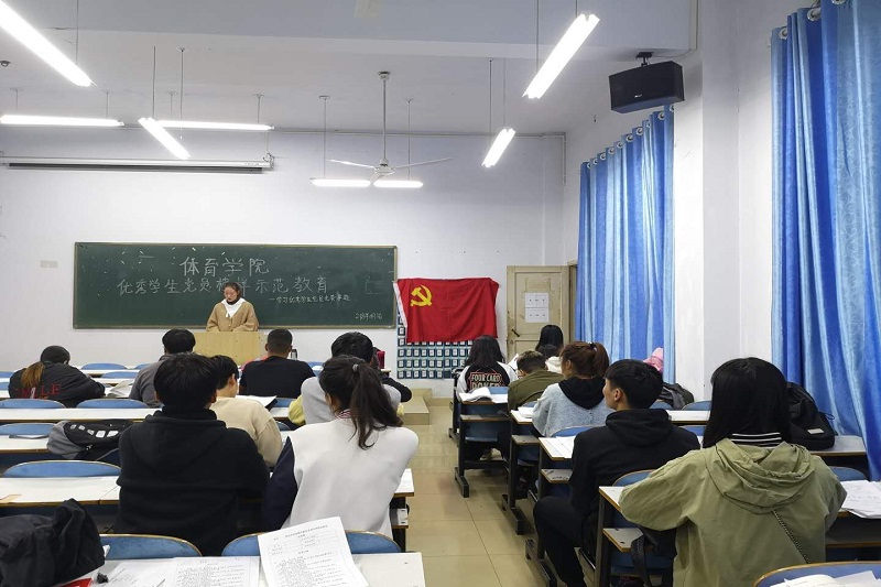 优秀党员示范教育.jpg 优秀党员示范教育.jpg