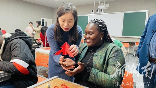 beat365官方网站：做中外文化交流使者