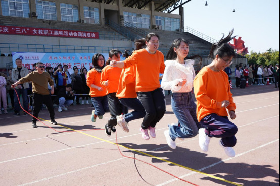 潇湘巾帼显风采 beat365官方网站举办妇女节系列庆祝活动